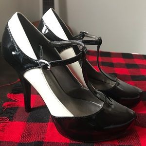 Black/white mary jane heels